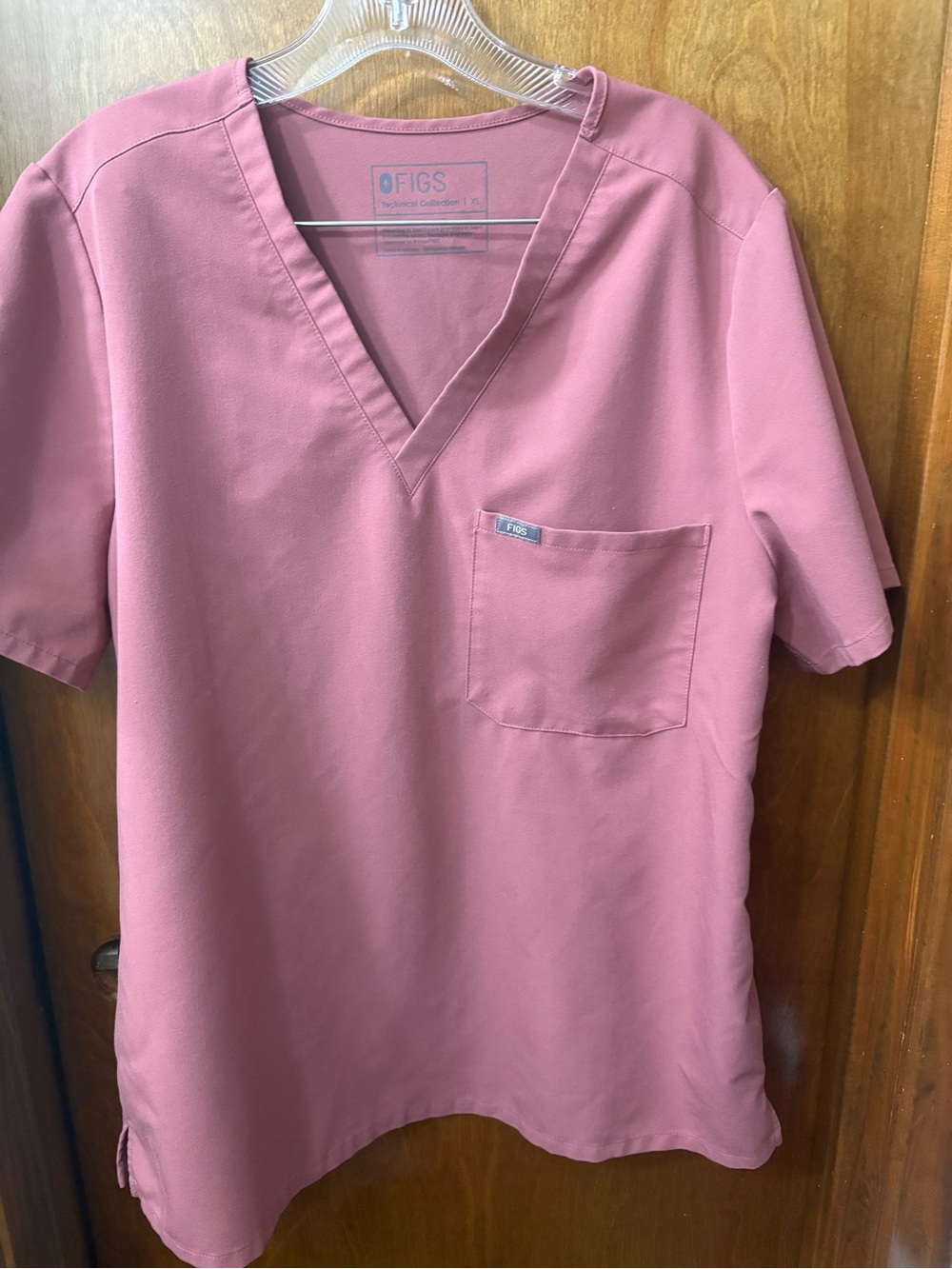 FIGS V-Neck Scrub Top in Rosewood XL